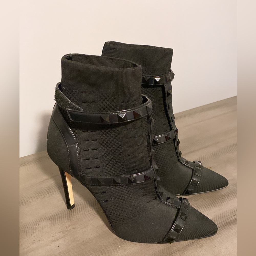 Brand new never worn Jessica Simpson studded heals size 6